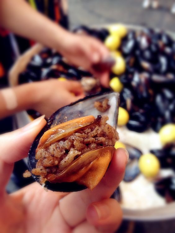 Midye Dolma stuffed mussel Istanbul street food