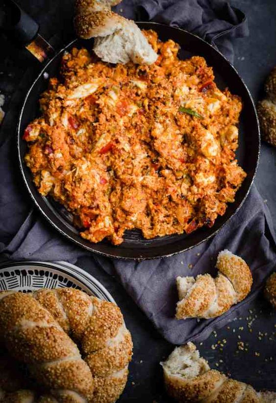 Menemen with shredded chicken