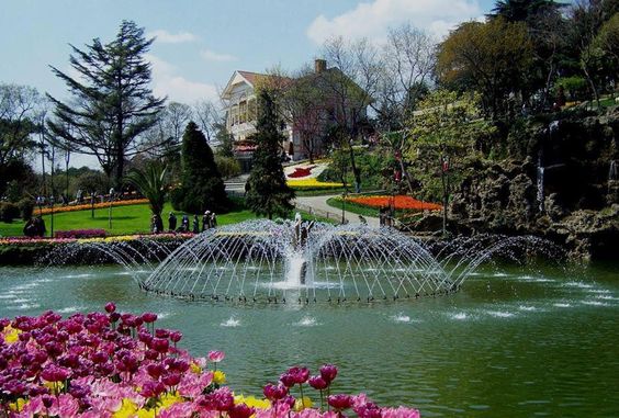 beautiful water feature in Emirgan park