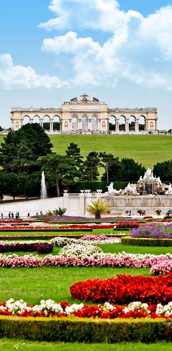 Schönbrunn Palace and its beautiful garden in Vienna