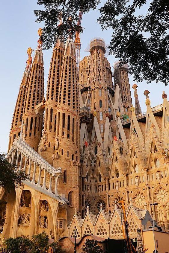 La Sagrada Familia the art from Gaudi