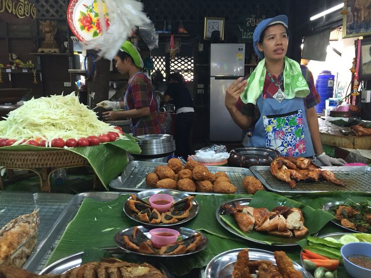 delicious street food near the grand palace