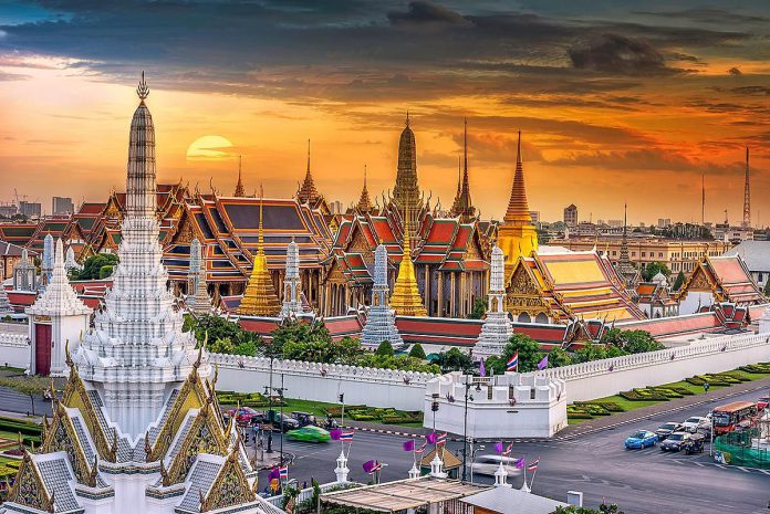 Explore Ancient Historical Temple In Thai The Grand Palace