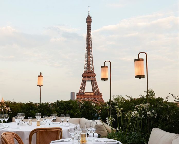 Must-Visit Favorite Restaurants for Romantic Dinner in Paris