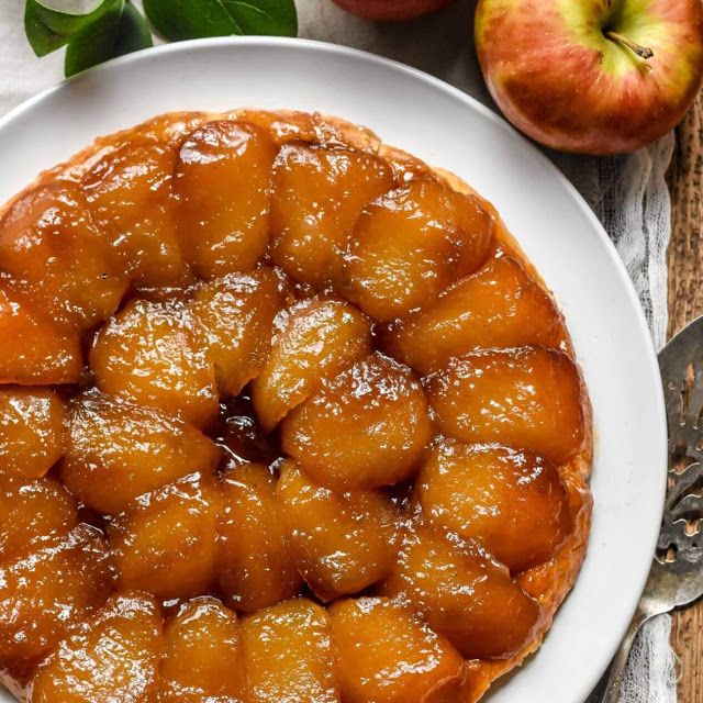 Tarte Tatin with Tropical Fruits