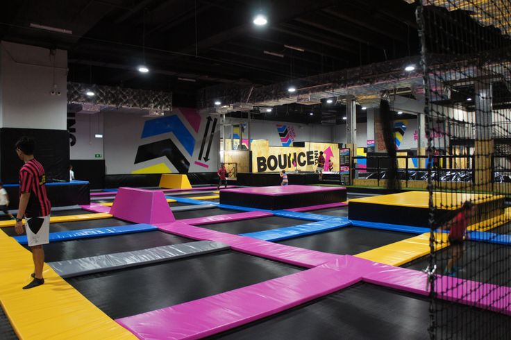 Vaunce Trampoline Park